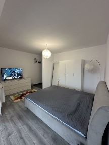 Inchiriez garsoniera în bloc nou