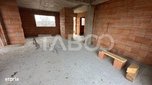 Casa 5 camere de vanzare individuala curte 500 mpu 127 mpu Selimbar