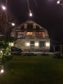 inchiriez pe termen lung apartament 4 camere la casa cu gradina
