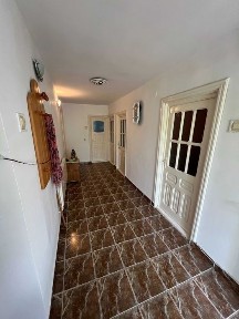 Vand casa in Barlad - 5 camere si 1000 mp teren
