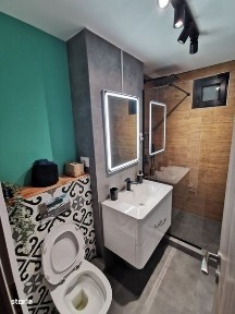 Apartament decomandat 3 camere -se elibereaza pe 6 Aprilie