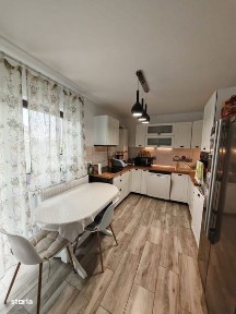 Inchriez Casa Valea Adanca