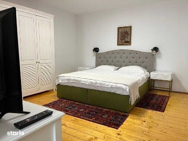 Inchiriez apartament cu 2 camere si parcare centru str 9 mai