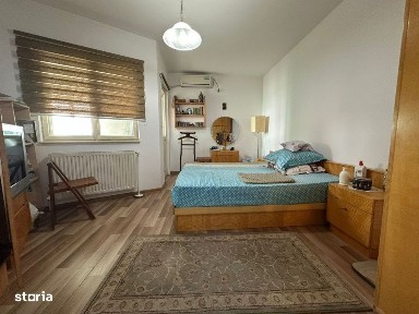 - Apartament 3 camere Calarasilor, suprafata 91mp, etaj intermediar.