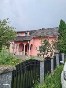 Casa si teren de vanzare