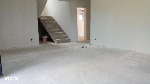 Casa noua, P+M, garaj, utilitati, asfalt, pozitie placuta, 5 ari teren