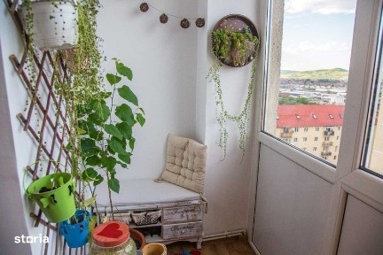 Apartament 3 camere, zona Vasile Aaron