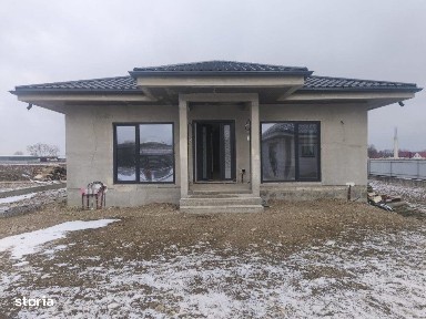 Casa individuala 195mp+2000mp teren, zona Volovat, Radauti