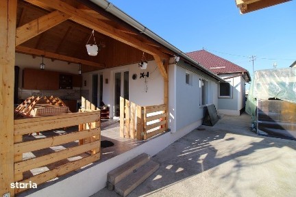 Vând casă P+Pod în Hunedoara, zona Piața Obor, teren 575mp, f.s. 15m