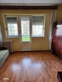 Vand apartament cu 2 camere