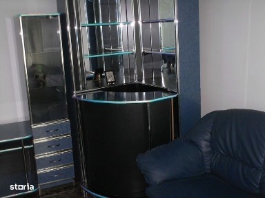 Vand apartament 4 camere,et.2/4,decomandat,complet utilat si mobilat