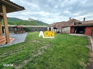 Casă Individuală, 1715mp Teren, Ampoița