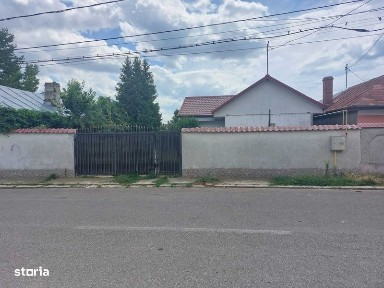 OFERTA! Casa de vanzare roman neamt intr-o zona linistita, in oras.