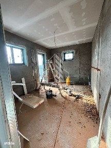 Duplex despartit cu zid dublu de caramida cu 3 camere in Urseni