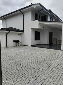 Casa tip duplex de vanzare