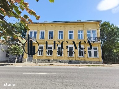 VÂNZARE/SCHIMB CU TEREN - Clădire interbelică, centru oraș Siret