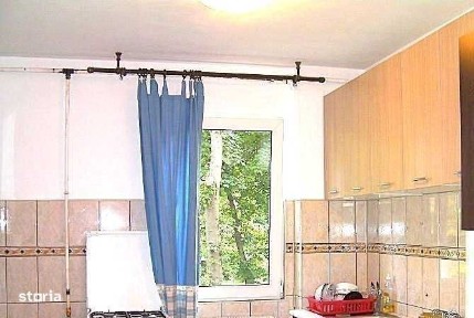 Proprietar inchiriez apartament 3 camere Brasov Saturn 5