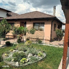 Casa familiara de vanzare