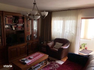 Vand apartament 4 camere