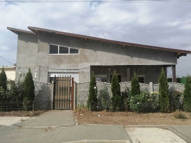 Vand casa la gri in Slatina