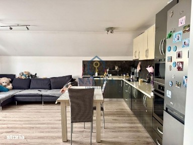 Apartament spatios de vanzare 3 camere Victoriei
