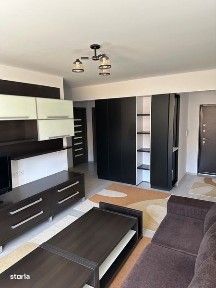 De inchiriat - Apartament cu 3 camere in Pitesti cu vedere la padure