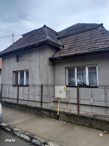 Casa de vanzare plus teren