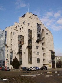 Vand Apt. 3 camere, mun. Bacau langa Univ. Bacovia, SIF Moldova