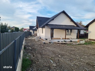 Casa 2025 Lilieci Rozelor (Apa, Canalizare, Gaz) terasa + beci