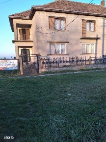 Casă de Închiriat - 6 Camere, 2 Băi, Curent Trifazic