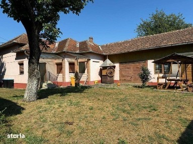 Ocazie! Casa si teren 28 arii- str. Baii - Negociabil