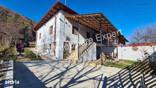 Casă de vânzare în comuna Corbeni, sat Oeștii Ungureni, Județ Argeș.