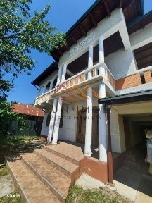 Casa tip conac, teren 4000 mp, finisaje deosebite, garaj, Prahova