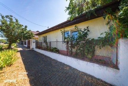 Casa în Curtici cu două corpuri de cladire, teren de 1080mp, comision