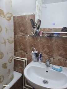 Vand apartamen str republici baia de arama