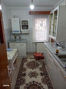 De inchiriat apartament cu 3 camere