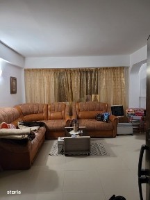 Apartament la curte cu 3 camere