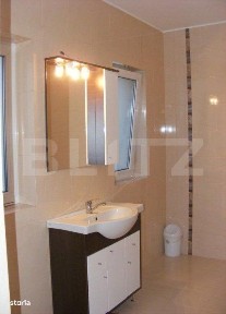 Casa cu 5 camere, 386 mp, Sangeorgiu de Mures, zona Apollo Spa