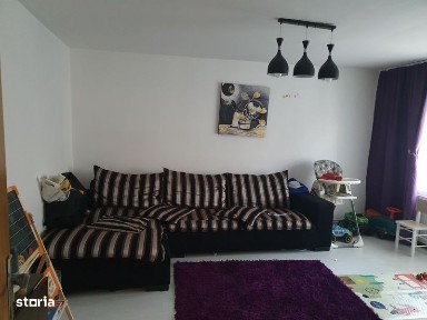 Inchiriez apartament 3 cam Teilor