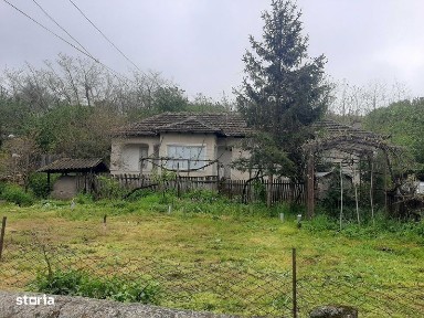 Casa langa padure zona foarte linistita
