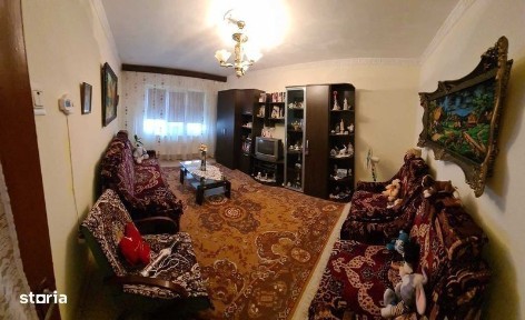 Vand apartament 3 camere