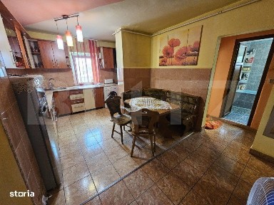 Apartament de 2 camere decomandat, 49mp etaj intermediar zona Baciu