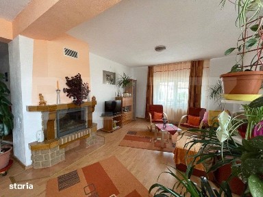 Casa cu 240 mp 8 camere cu teren 11 ari in Corunca