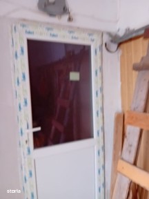 Vând casa în zona buna