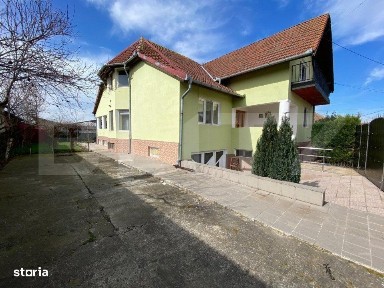 Casa cu 4 camere,200 mp utili, 800 mp teren, Sebes