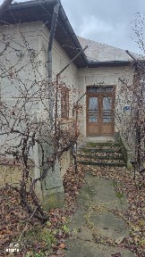 Casa cu trei camere Pietrosani - Retevoiesti Arges