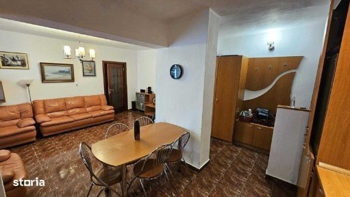 Apartament modern 4 camere - central.