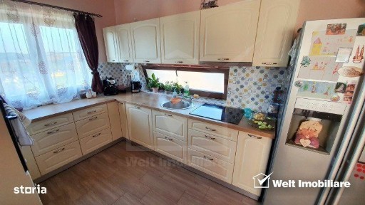 Casa ultrafinisata, Floresti, zona strazii Razoare