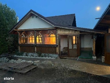 Vand casa cu teren in Stupini