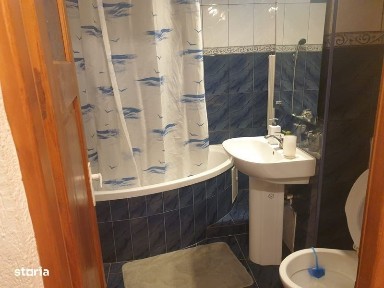 Inchiriez apartament 2 camere Azuga